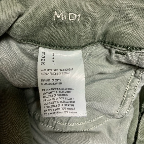 American Eagle Shorts Midi Green Khaki Folded Hem - Picture 5 of 7